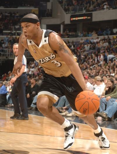 Washington Wizards forward Caron Butler (3) scores in the first