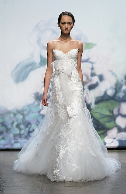 MONIQUE LHUILLIER FW12 BRIDAL NEW YORK 10/15/2011