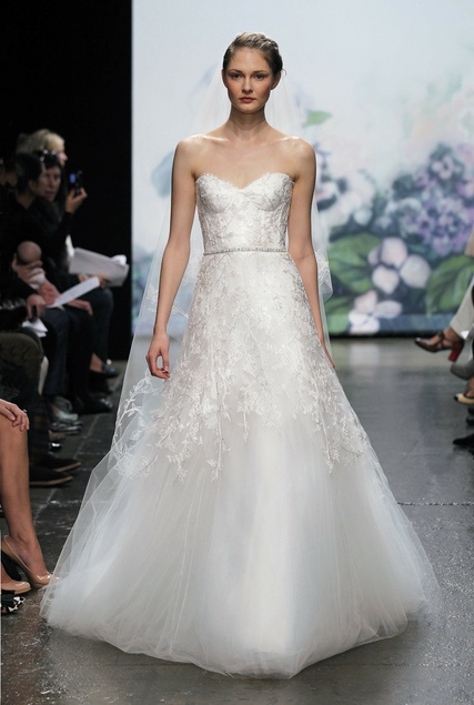 MONIQUE LHUILLIER FW12 BRIDAL NEW YORK 10/15/2011