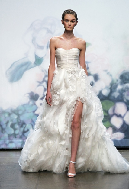 MONIQUE LHUILLIER FW12 BRIDAL NEW YORK 10/15/2011