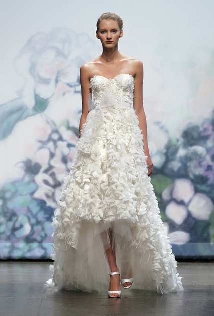 MONIQUE LHUILLIER FW12 BRIDAL NEW YORK 10/15/2011