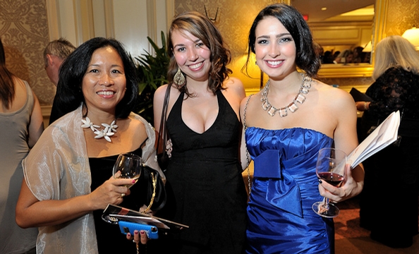 2011-AmbassadorsBall-Web-1.jpg