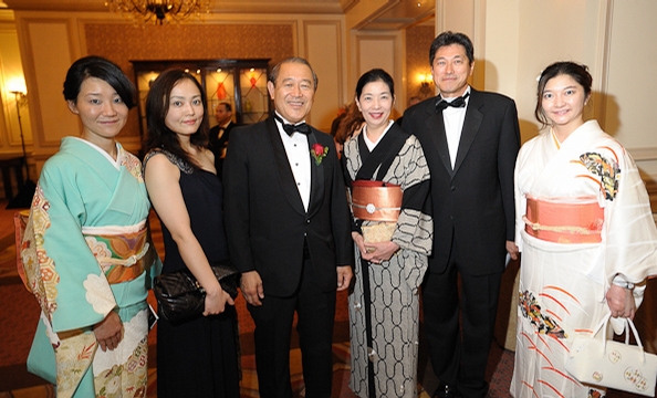 2011-AmbassadorsBall-Web-12.jpg