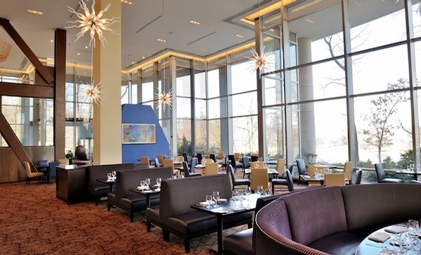 2941 Adapts to a New Era of Dining.