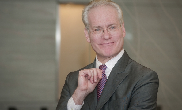 Tim Gunn wants to give you good fashion advice.