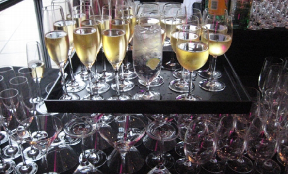 Trays of drinks were offered up to thirsty shoppers.