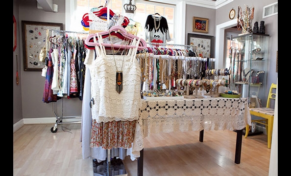 Pretty People Vintage (Boutique Preview)