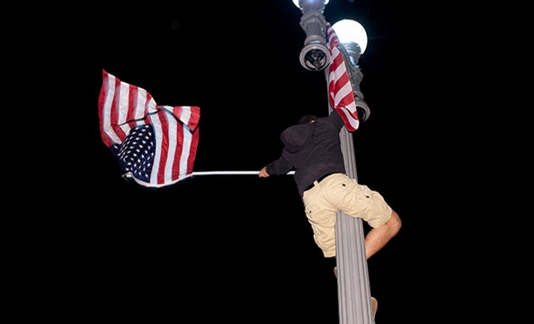 Bin Laden's Death Prompts Partying Outside the White House