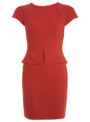 Exude polished sophistication with a simple peplum dress. All you need is a fascinator and a pair of sleek sandals, and you’ll fit right in with the royal family.