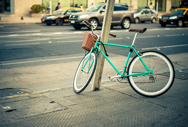 are cyclists allowed on sidewalks