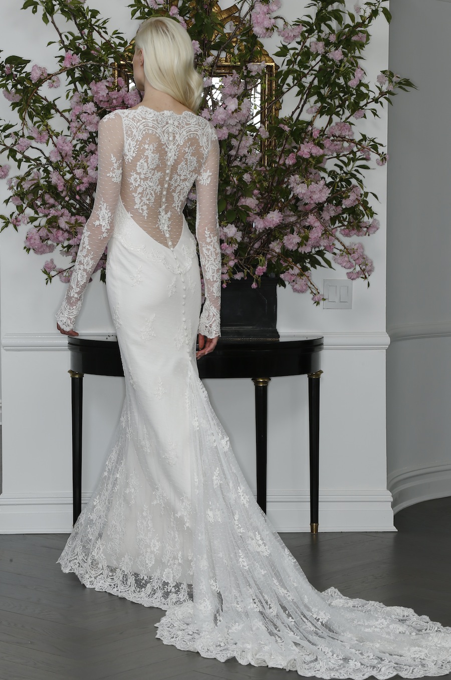 25 Fabulous Wedding Dress Backs You Have to See
