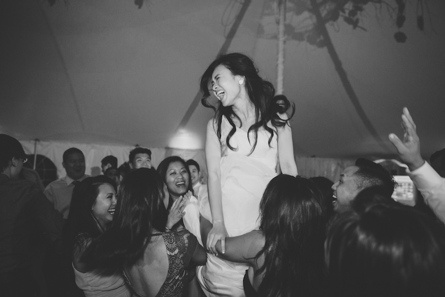 How to Pick the Perfect Last Dance Song for Your Wedding