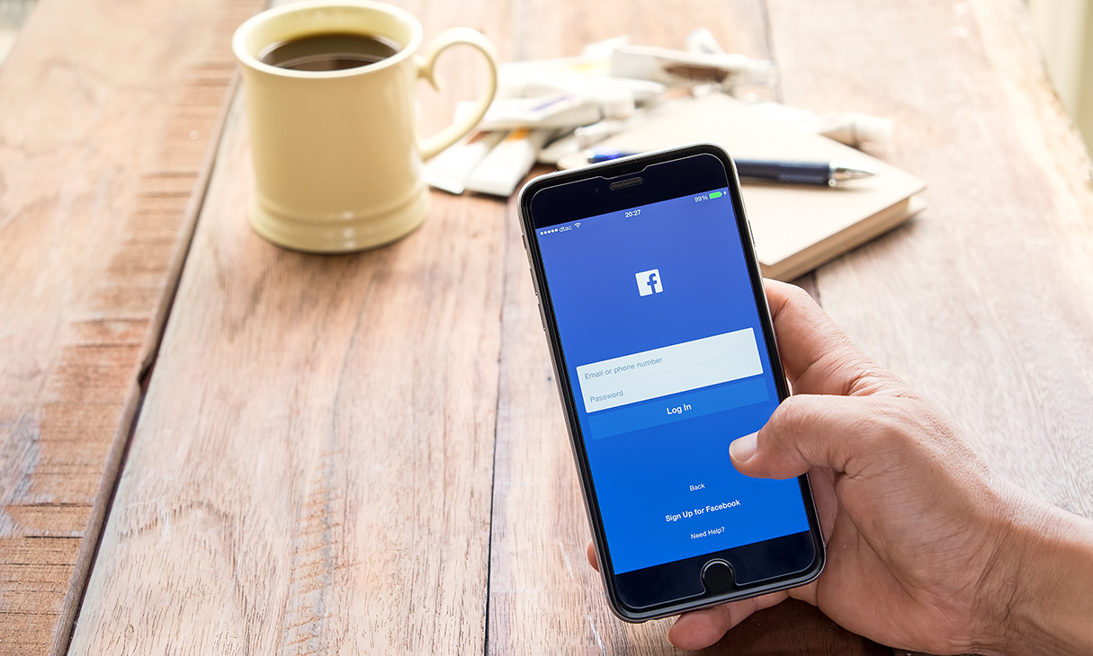 facebook-1215.jpg - Washingtonian Photograph via Shutterstock.