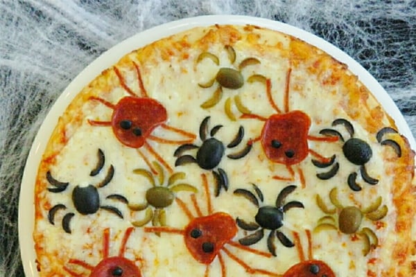 Halloween Pice 2015.10.27-spider-pizza-6001.jpg.optimal