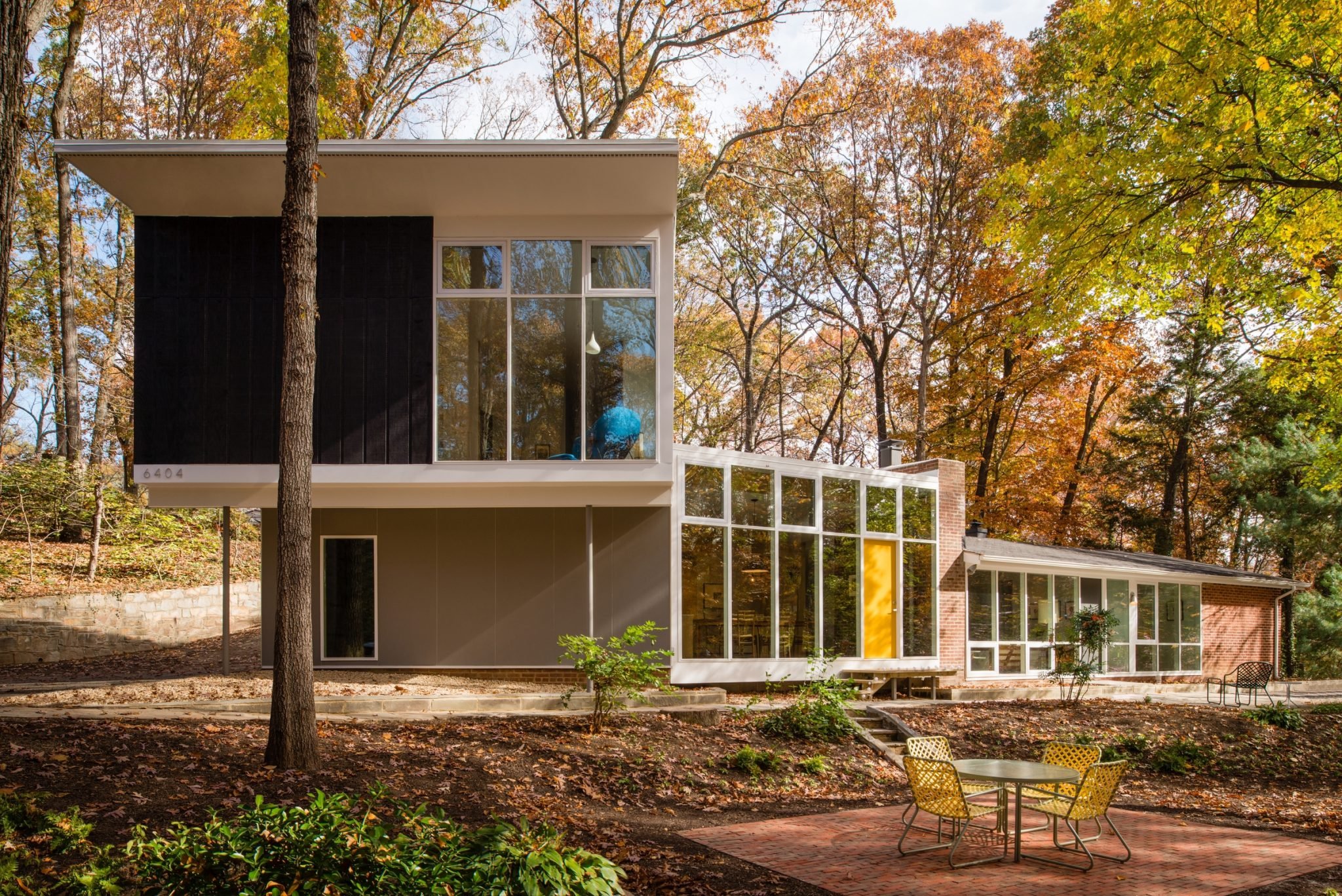 Before and After: This Midcentury Modern Masterpiece Underwent a Shocking Transformation