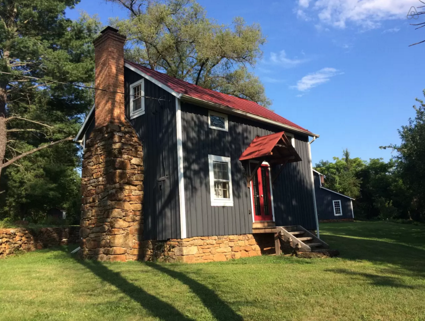 5 Stunning Airbnb Cabins To Snuggle Up In This Winter