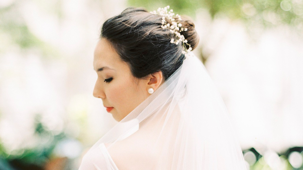 bride with veil