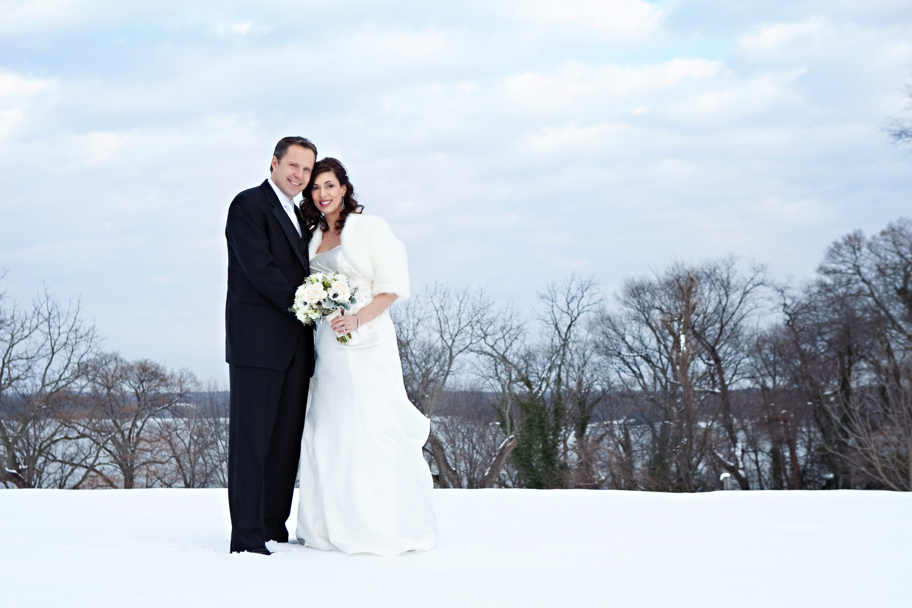 1-21-15-reasons-we-love-winter-weddings-17