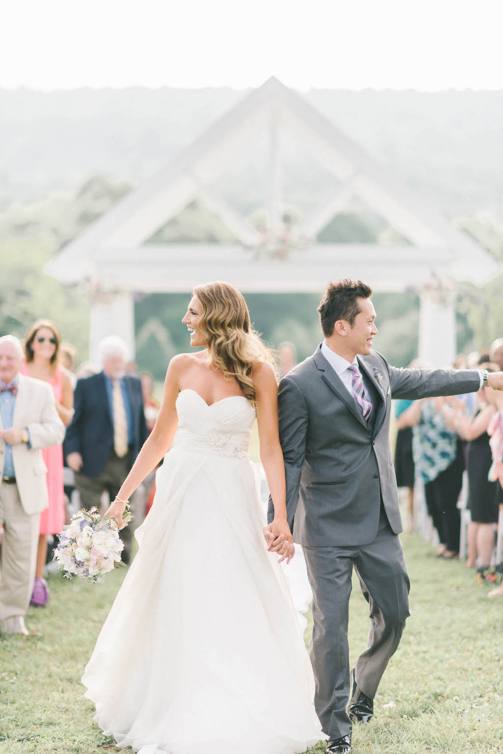 1-25-16-dreamy-pastel-maryland-vineyard-wedding-lizfogarty-8