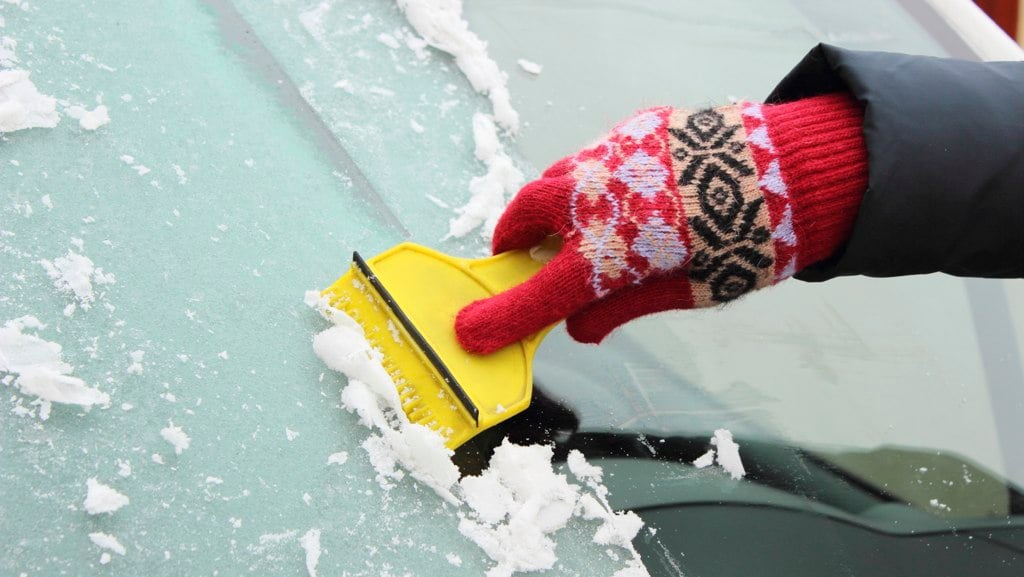 How to get ice off your windshield the easy way