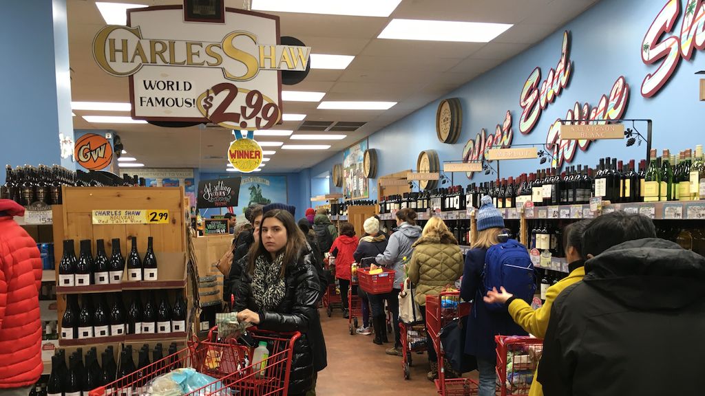 This is What a DC Trader Joe’s Looks Like the Day Before a Winter Storm