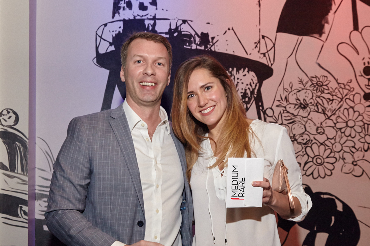 Bailey Gaither wins a date with contestant Erica Burger at Medium Rare DC. 