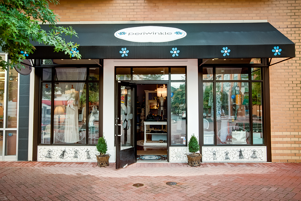 february2016-thingstodo-periwinkle - Washingtonian Photograph by Erik Uecke.