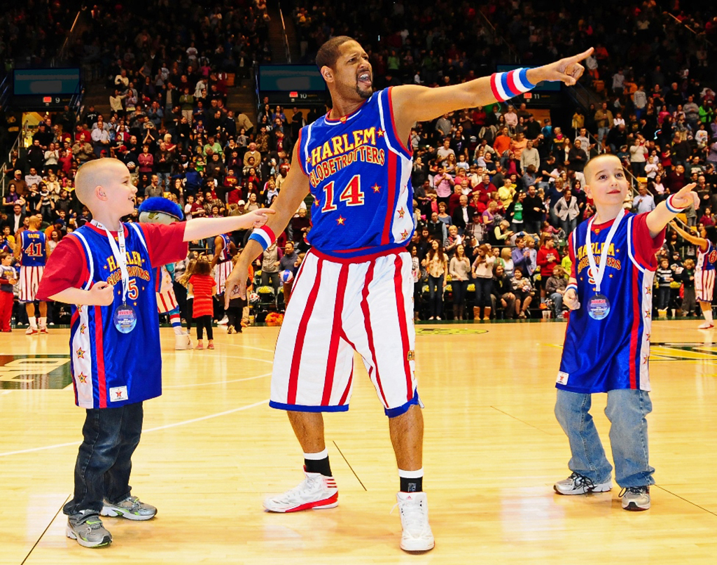 marchthingstodo_harlemglobetrotters - Washingtonian Photograph courtesy of Monumental Sports.
