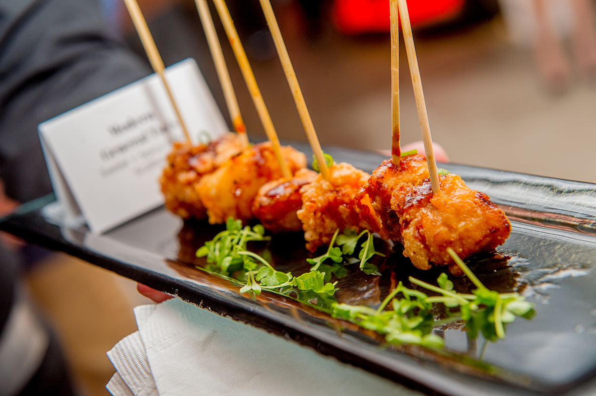 Mouth-watering crispy chicken bites by Ridgewells Catering. 