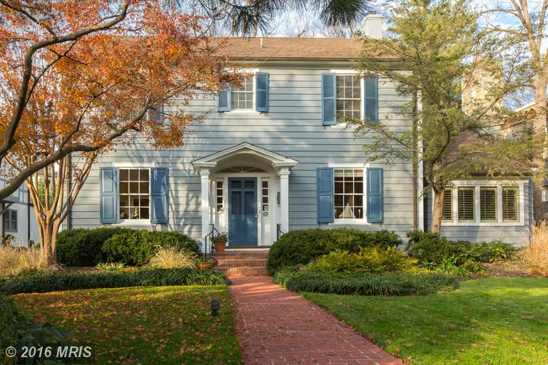 MC9559798 - Timeless Colonial
