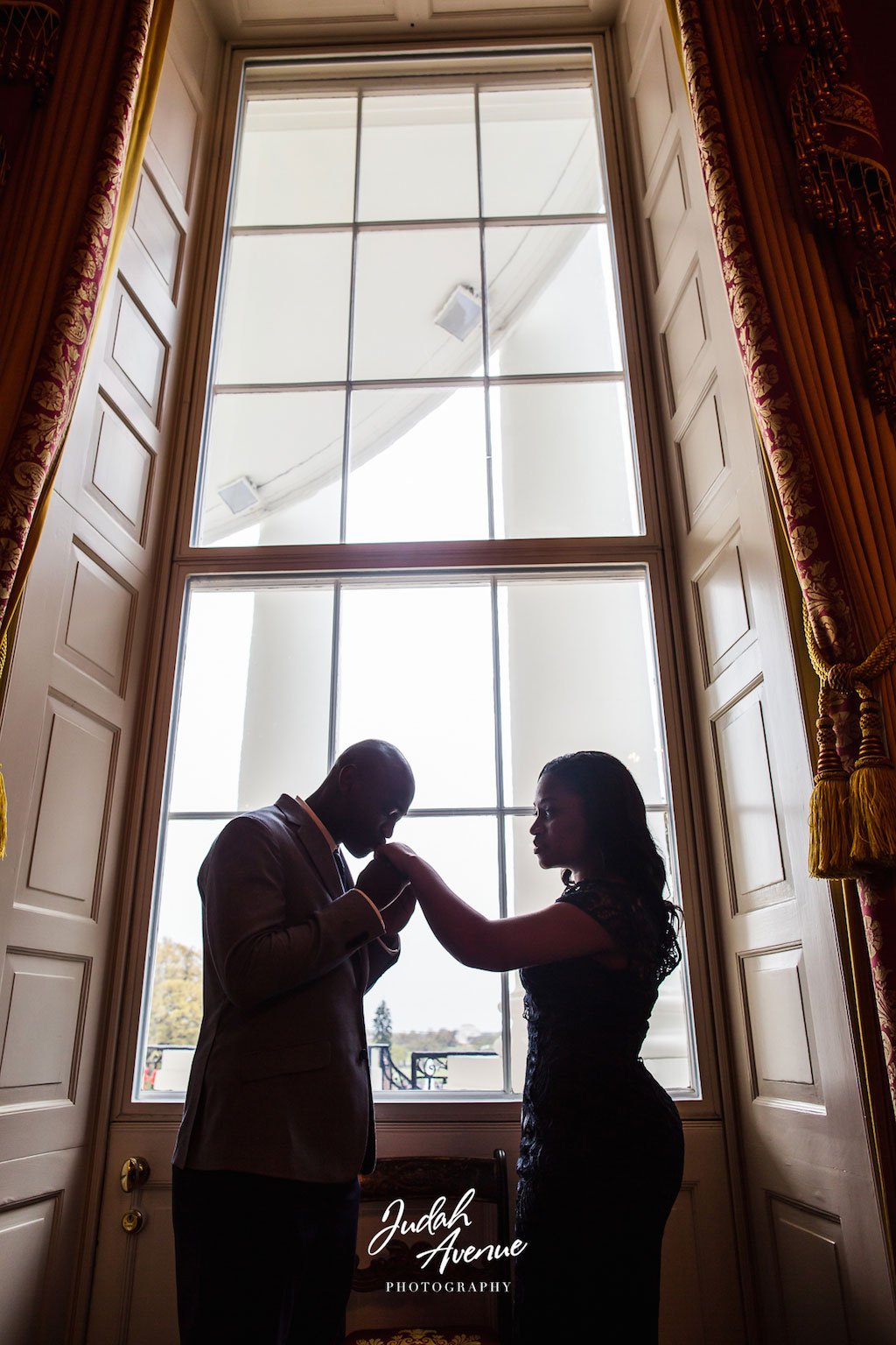 4-12-16-white-house-surprise-proposal-3