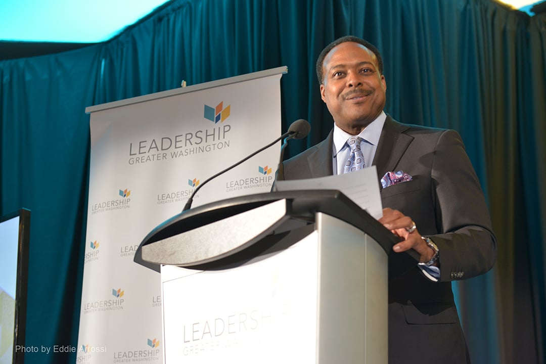 ABC 7/WJLA’s Leon Harris emcees the 2016 LGW Innovative Leadership Awards Dinner at the Omni Shoreham Hotel.