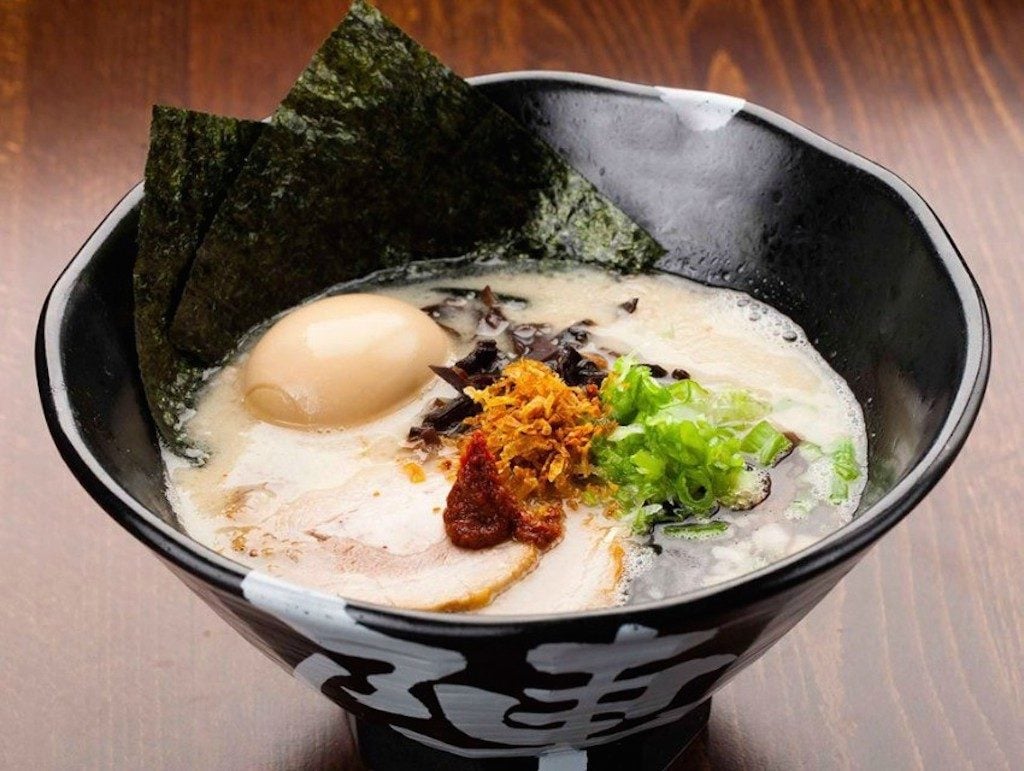 jinya-850x640 - Washingtonian Jinya Ramen Bar specializes in porky tonkotsu-style ramen. Photography courtesy of Jinya