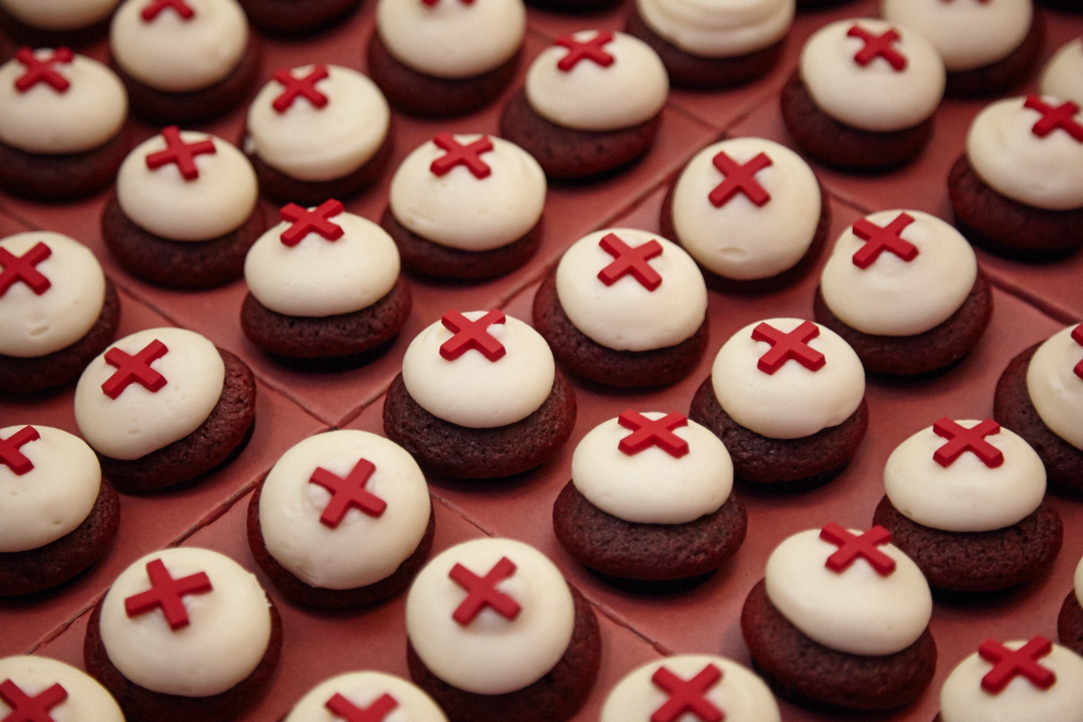 Sprinkles Cupcakes baked delicious nurse-themed cupcakes for guests to enjoy. 