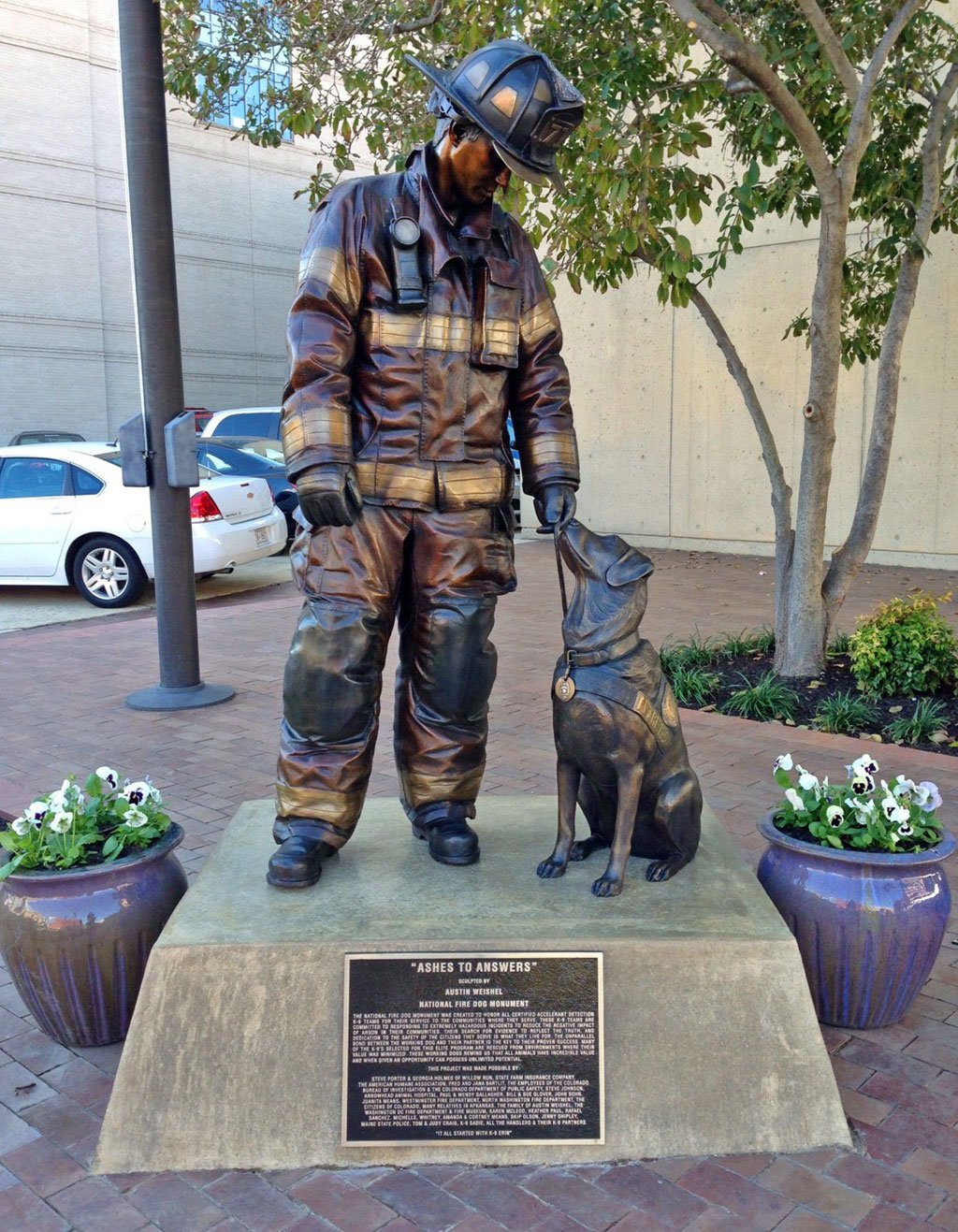 DC Memorials. National Fire Dog Monument.