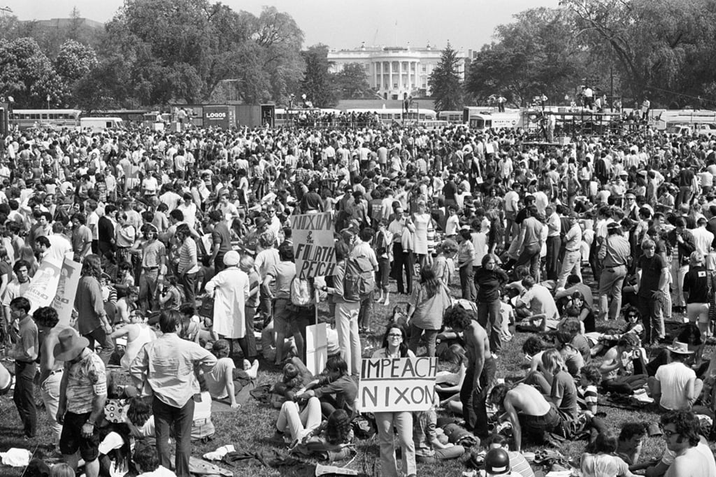 kent-state-protests-president-nixon_May-9-protests-white-house.jpg.optimal.jpg