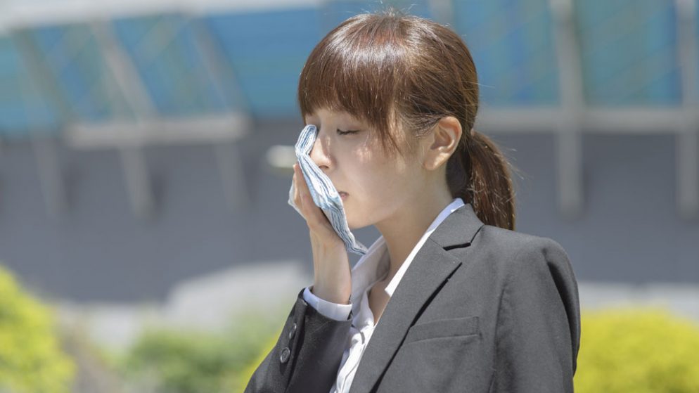 How to Avoid Being a Hot, Sweaty Mess Every Day at Work This Summer