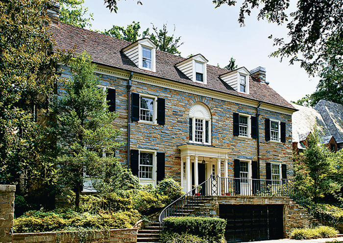 Bart and Leslie Gordon's Kalorama home. Photograph by Homevisit.