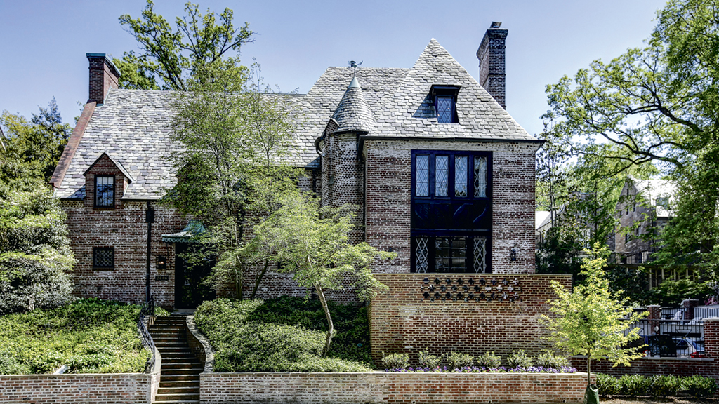 Obama's New Neighborhood: The Obamas will rent a house owned by former Clinton spokesman Joe Lockhart. Photograph by Homevisit.