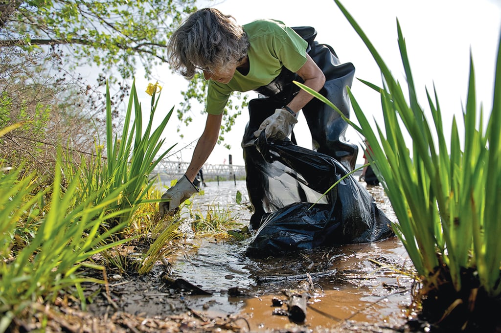 Photograph of River Cleanup by Mary F. Calvert/Washington Post/Getty Images.