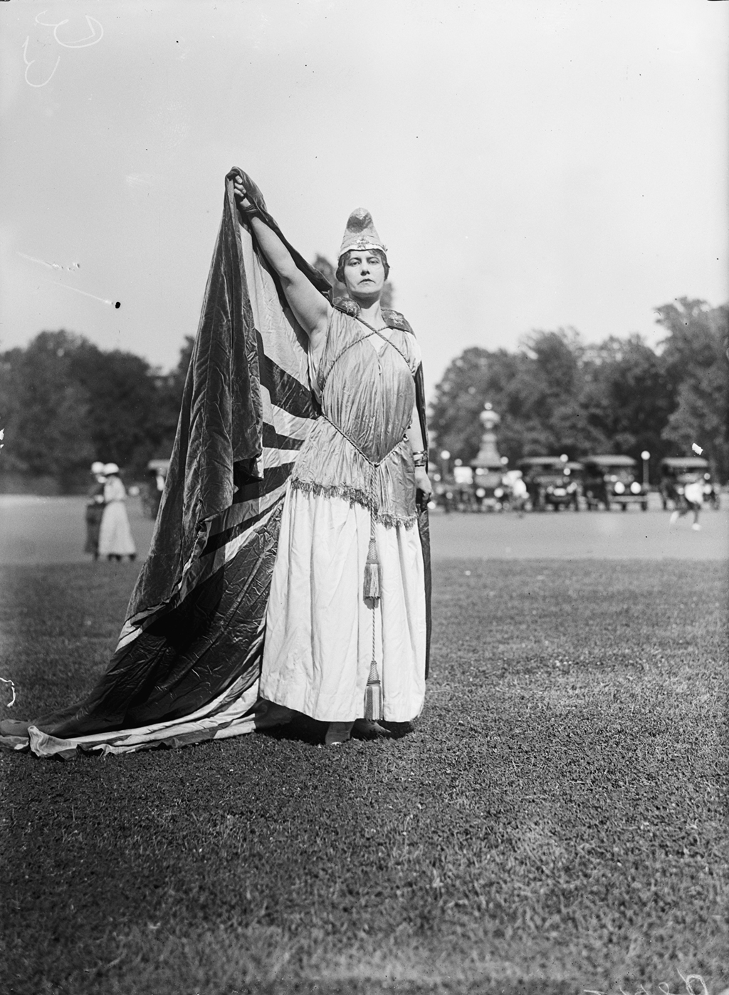 Photograph via Harris & Ewing Collection (Library of Congress). 