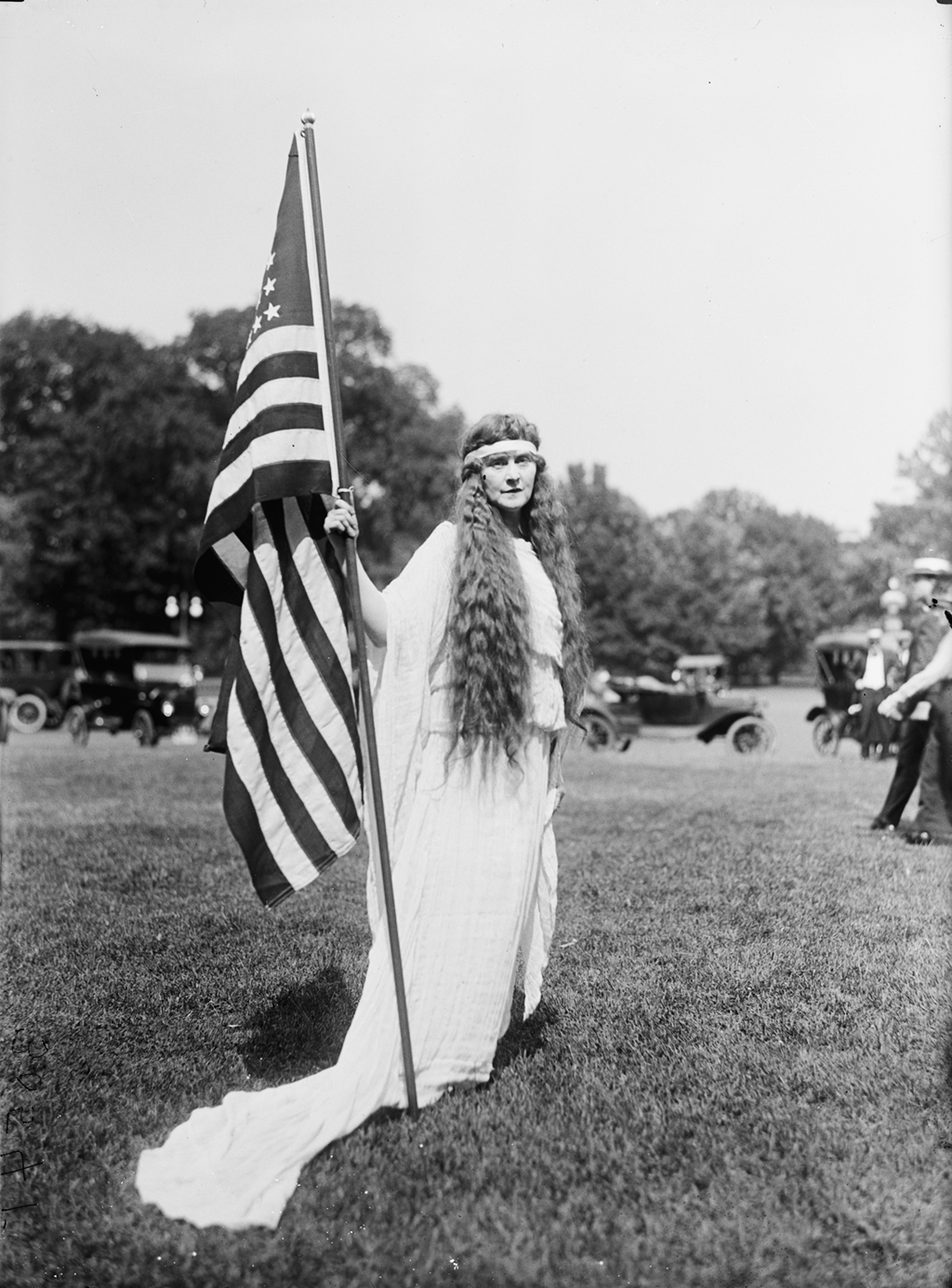 Photograph via Harris & Ewing Collection (Library of Congress). 