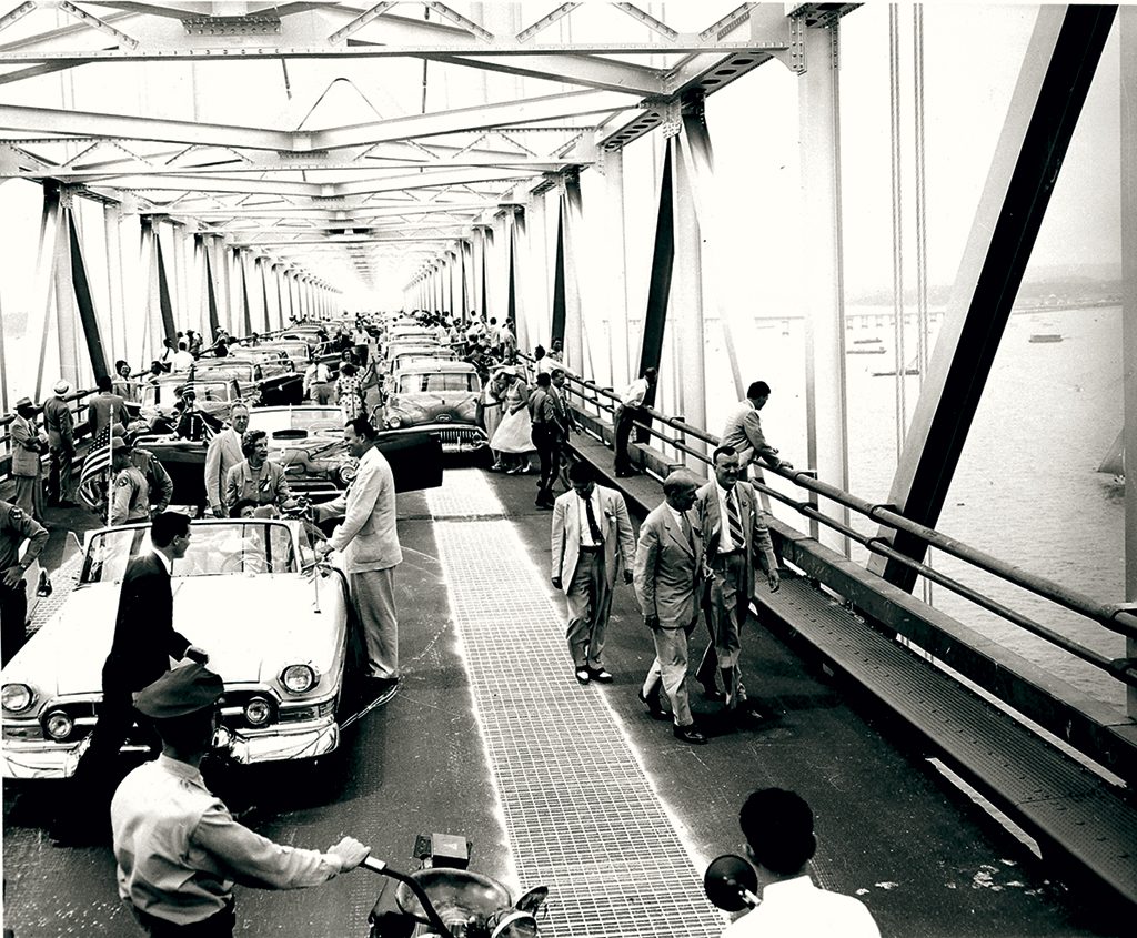 shore-lore-bay-bridge-first-traffic-jam - Washingtonian Photograph courtesy of the Chesapeake Bay Maritime Museum.
