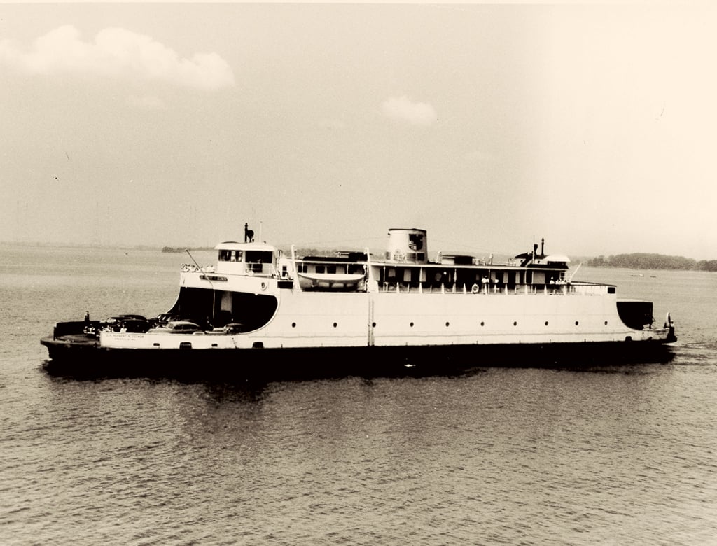 Photograph courtesy of Chesapeake Bay Maritime Museum.