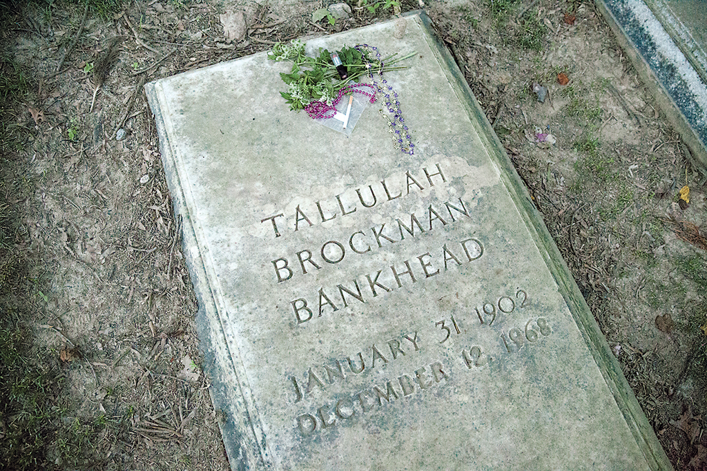 shore-lore-tallulah-bankhead-grave - Washingtonian Photograph by Jennifer Krafchik.