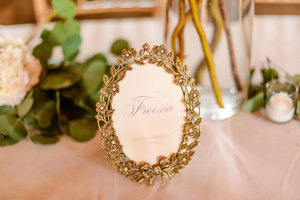 7-11-16-fairy-tale-barn-wedding-pink-blush-17