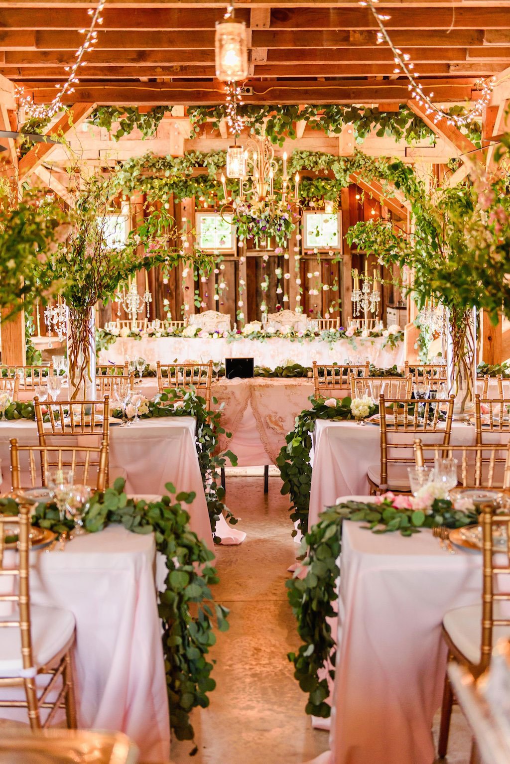 7-11-16-fairy-tale-barn-wedding-pink-blush-18