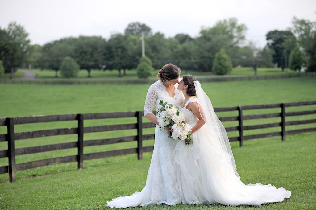 7-15-16-maryland-rustic-farm-wedding-navy-blue-green-3