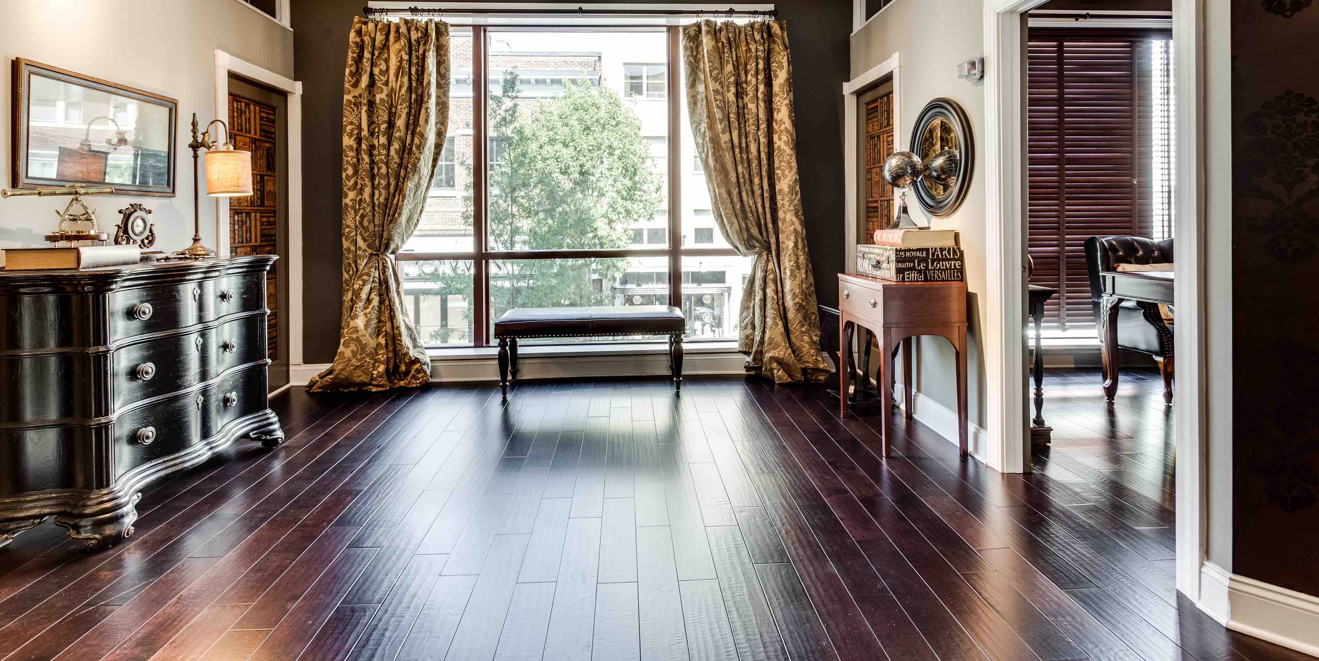 814 King St Alexandria VA-print-001-7-Foyer - Washingtonian Escape Room Live in Alexandria