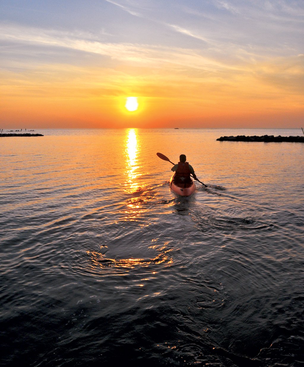 chesapeake-bay-thomas-point-kayaking-islands - Washingtonian Photograph courtesy of Southeast Expeditions.